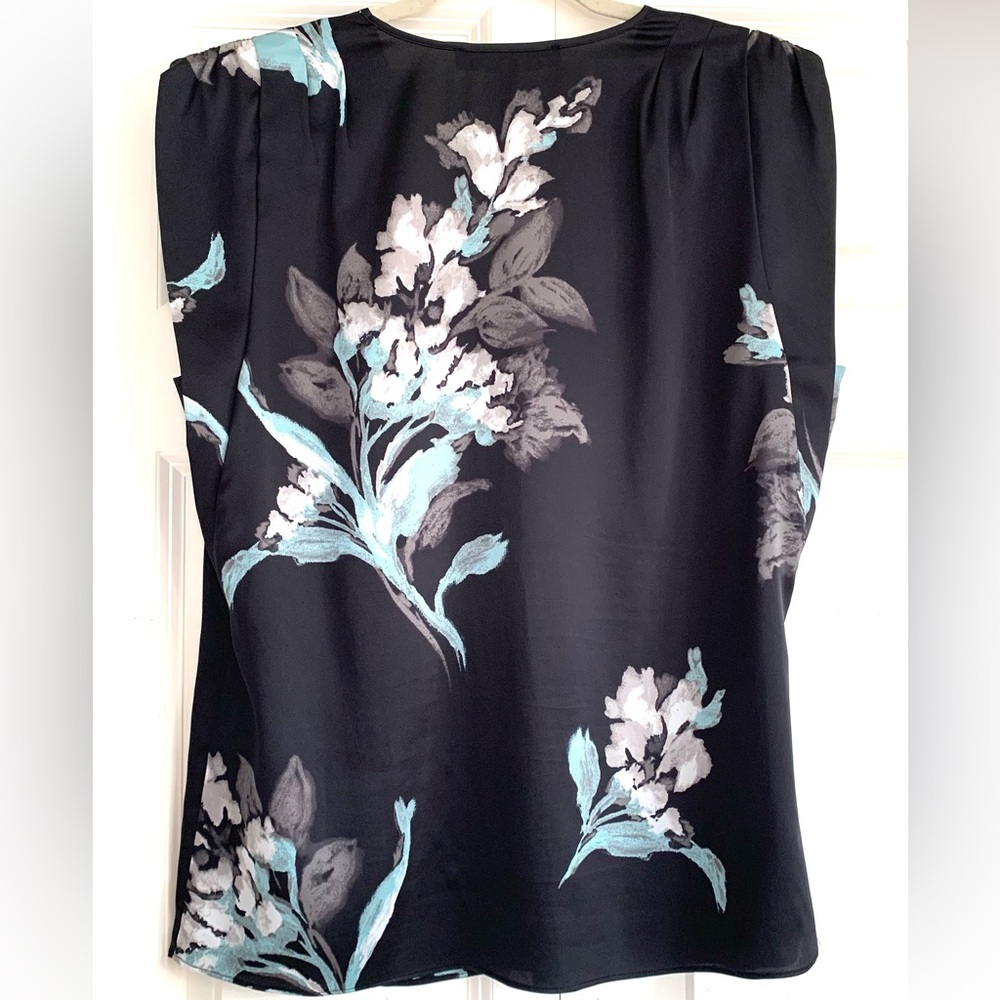 WHBM Ruched Shoulder Shell Sleeveless V-Neck Satin Floral - Picture 2 of 3